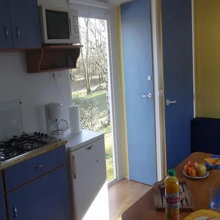 Mobil Avec Terrasse, 2 A - Api-1-52-1223 Camping