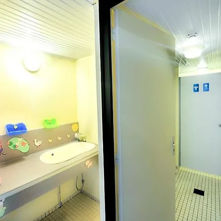 Mobil Avec Terrasse, 2 A - Api-1-52-1223 Camping